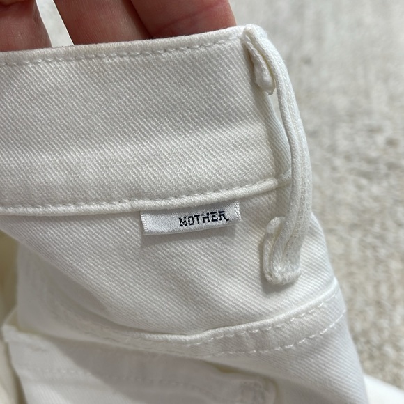 MOTHER WHITE INSIDER CROP STEP FRAY DENIM, Size 29. - Picture 10 of 11
